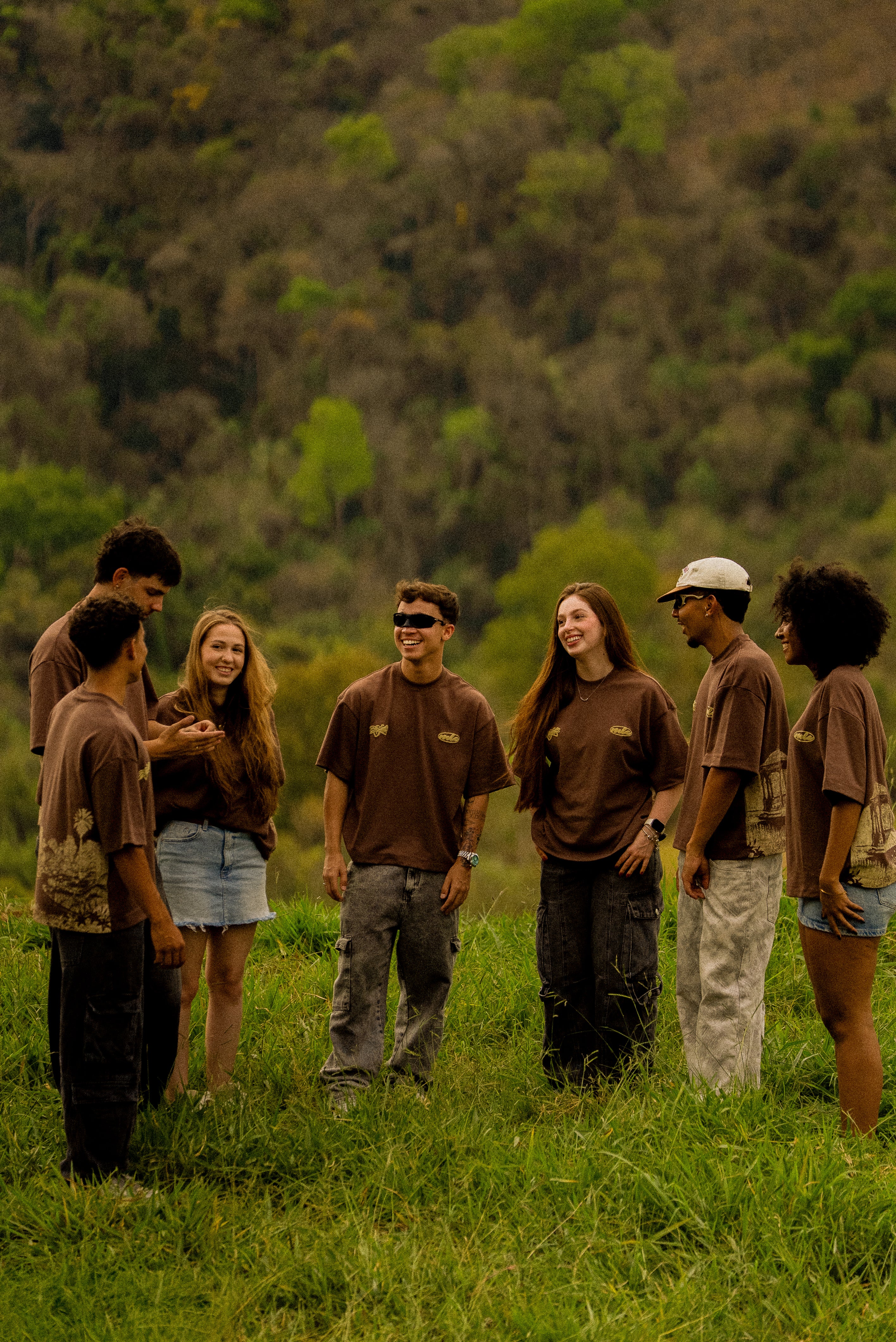 Overboxy marrom akakor