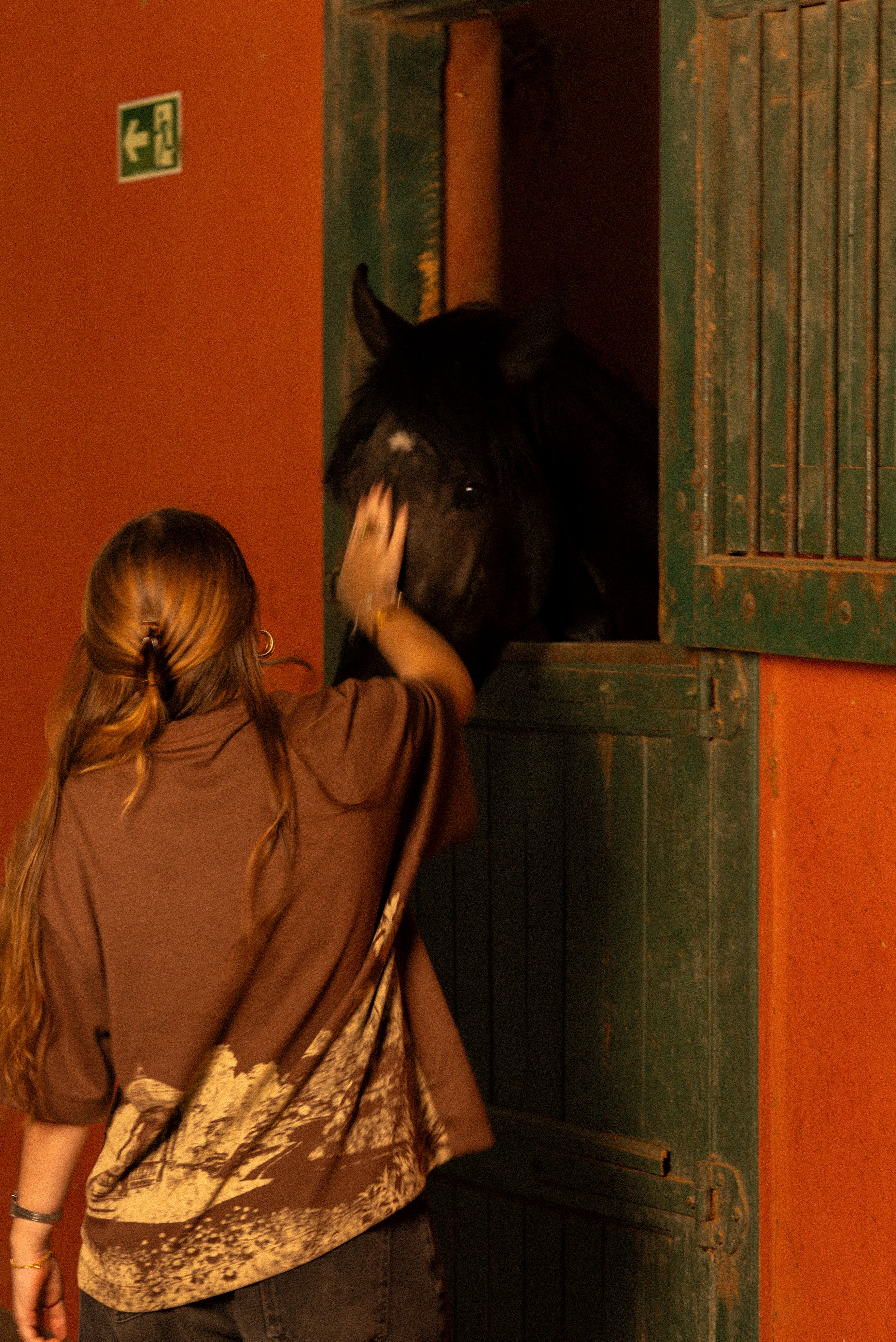 Overboxy marrom akakor