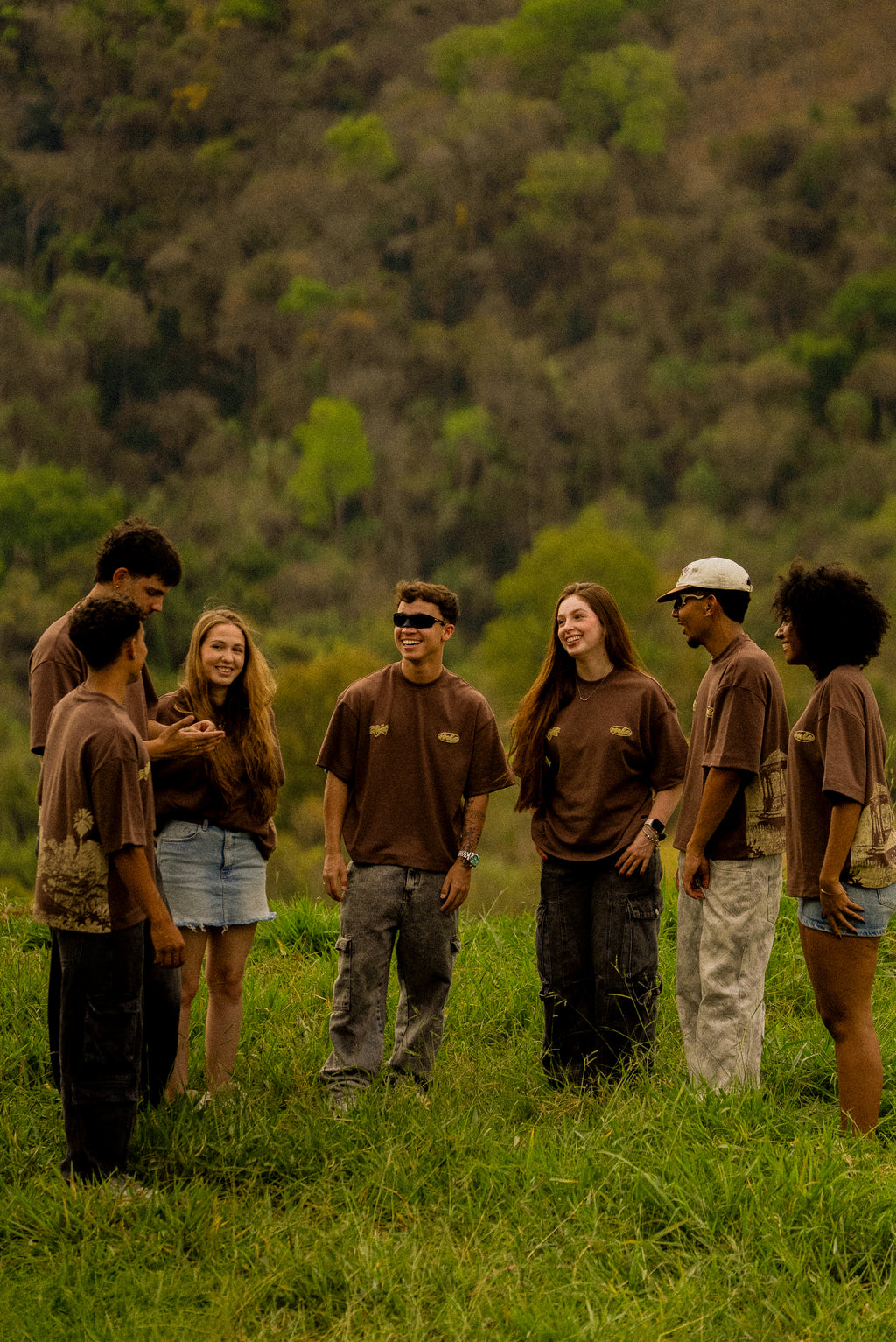 Overboxy marrom akakor