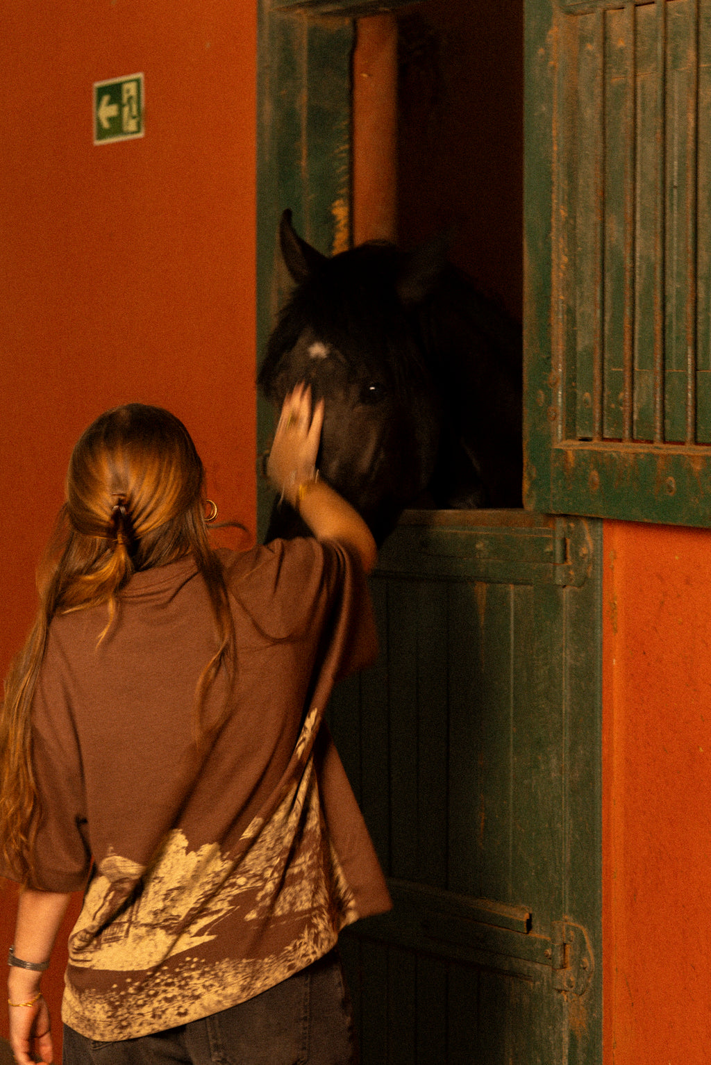 Overboxy marrom akakor